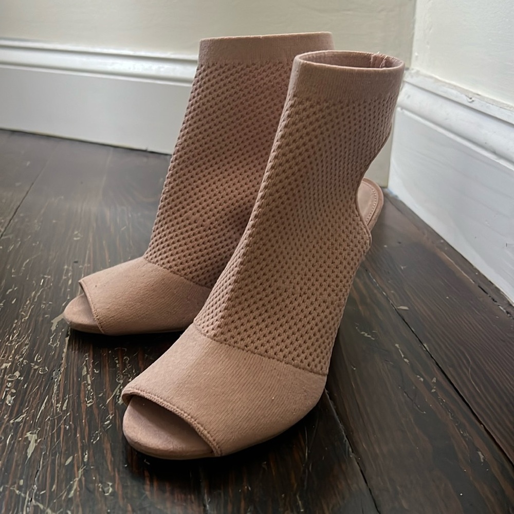 Mauve Heels